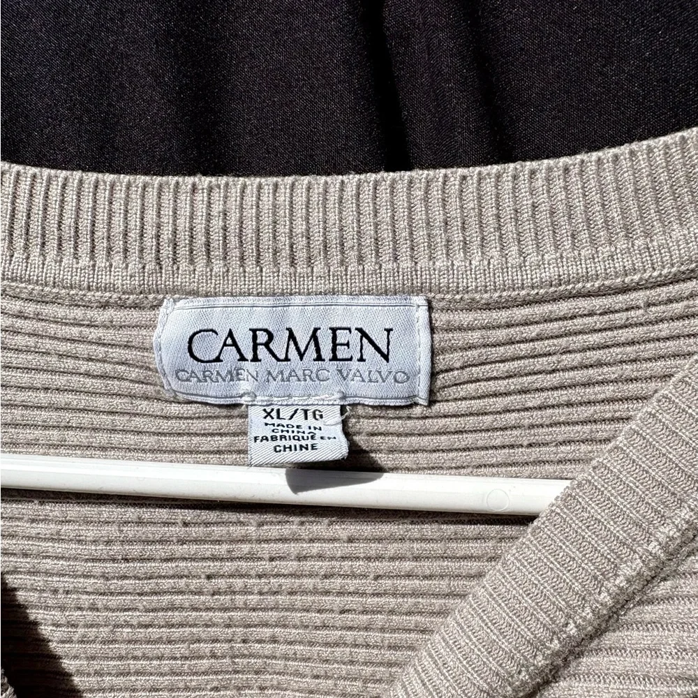 Carmen Marc Valvo Ribbed Knit Sweater - Light Gray - Picture 4 of 4